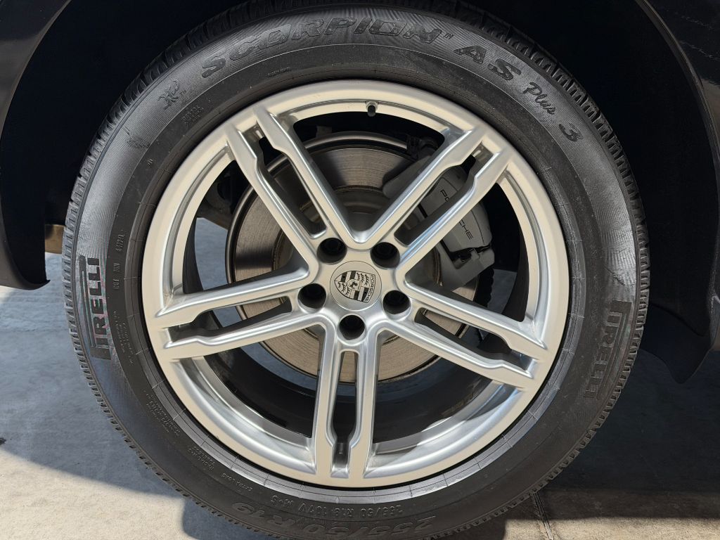 2016 Porsche Macan - $17,995
