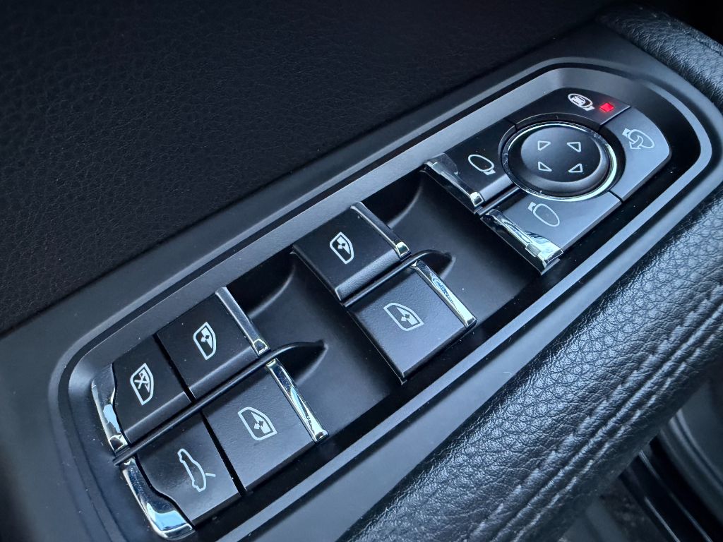 2016 Porsche Macan - $17,995