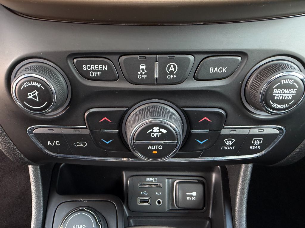 2015 Jeep Cherokee - $9,408