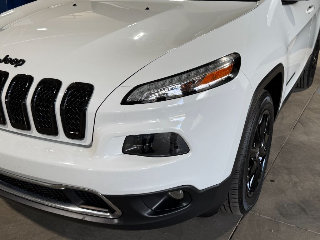 2015 Jeep Cherokee - $9,408