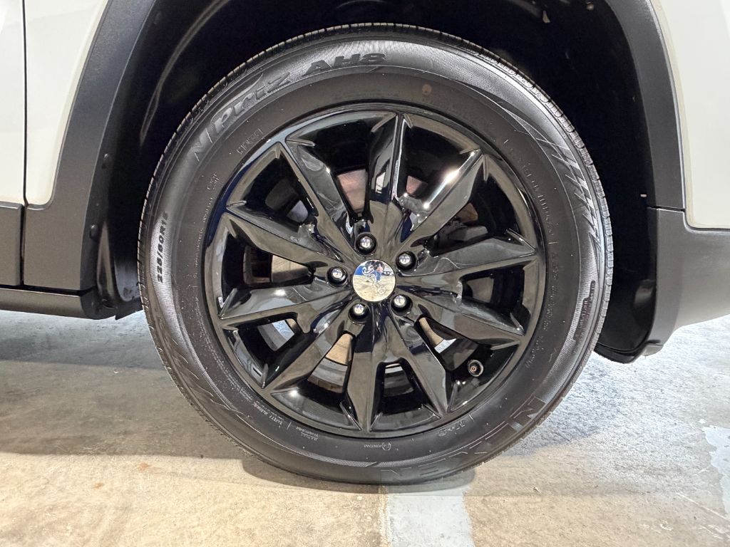 2015 Jeep Cherokee - $9,408