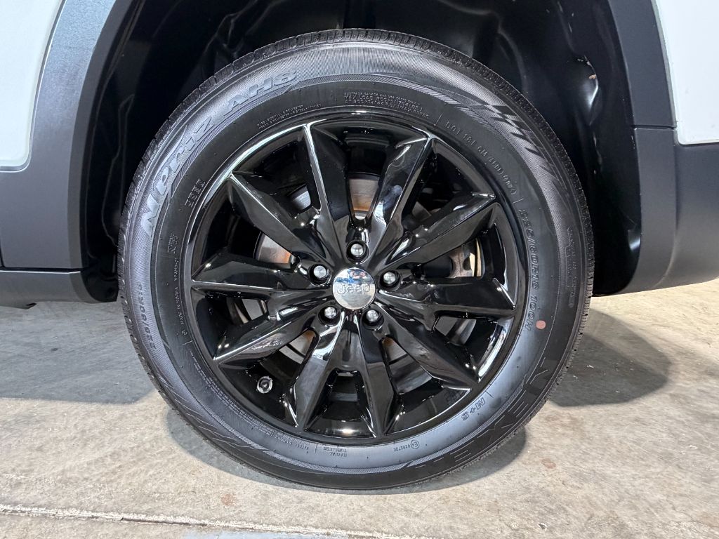 2015 Jeep Cherokee - $9,408