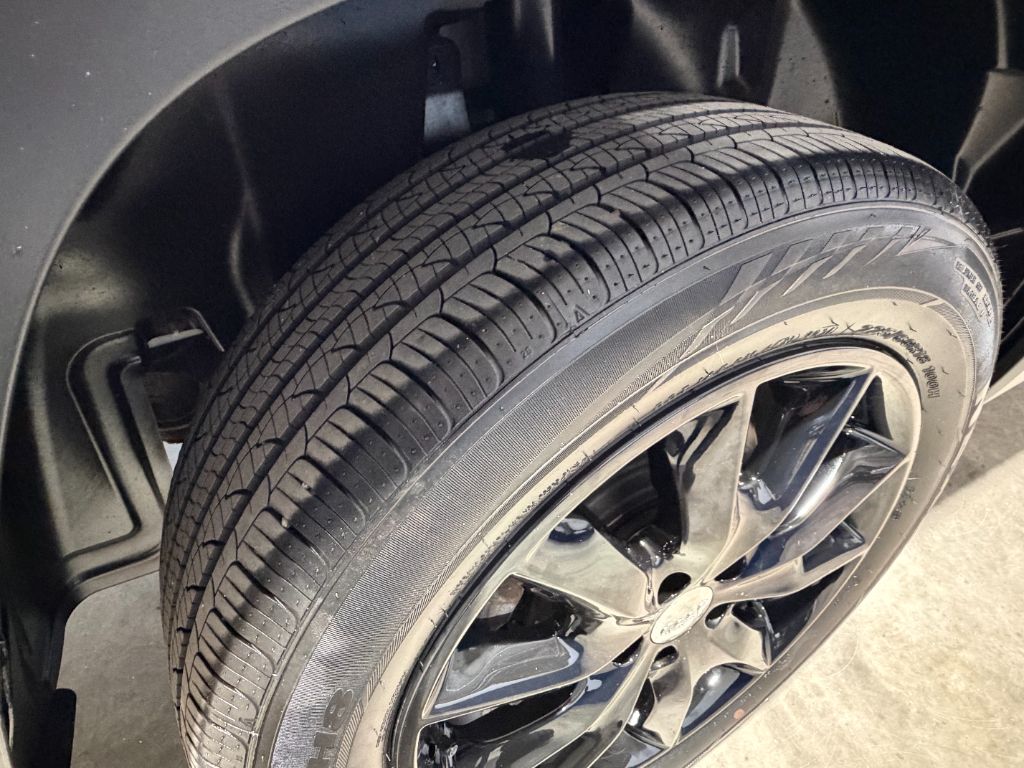2015 Jeep Cherokee - $9,408