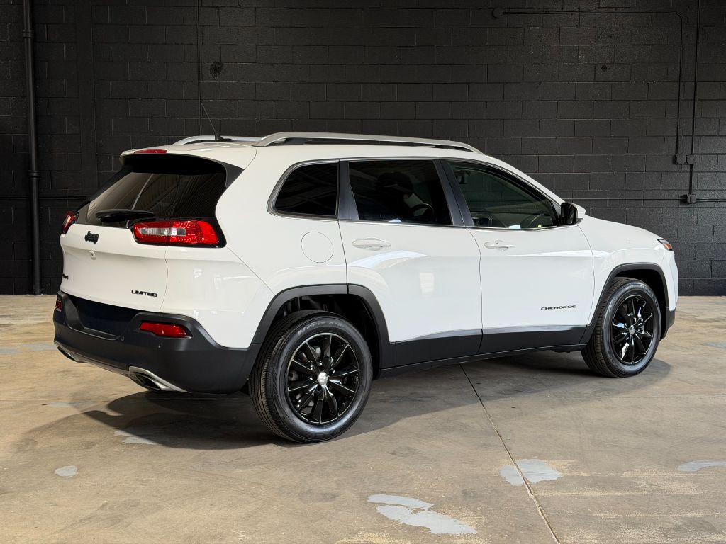 2015 Jeep Cherokee - $9,408