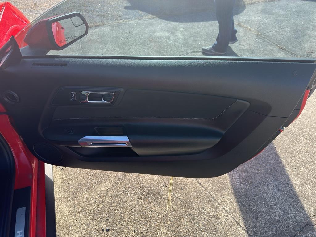 2015 Ford Mustang - $21,990