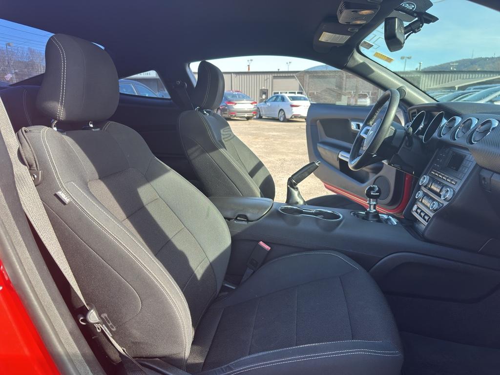 2015 Ford Mustang - $21,990