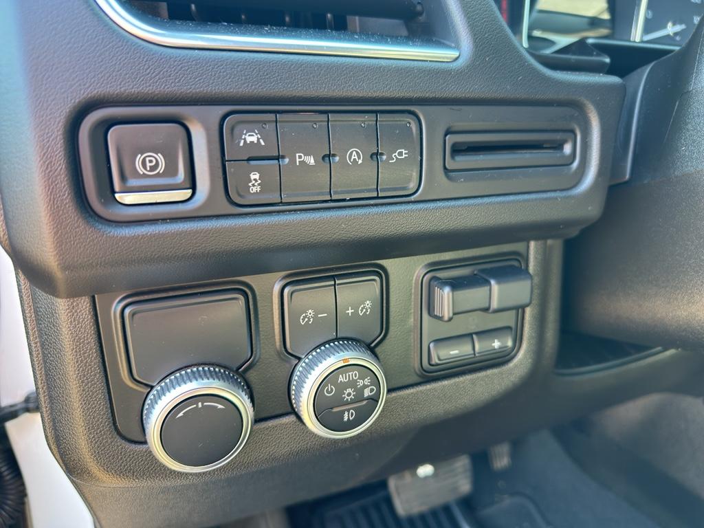 2021 GMC Yukon - $43,995