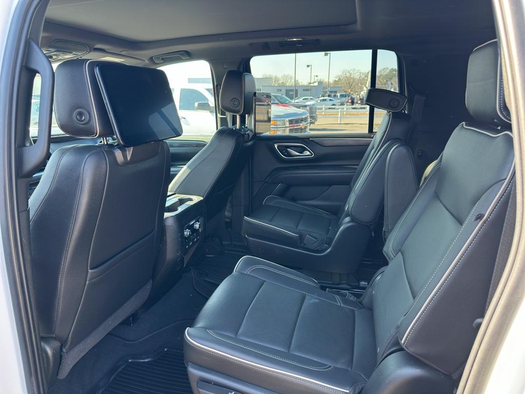 2021 GMC Yukon - $43,995