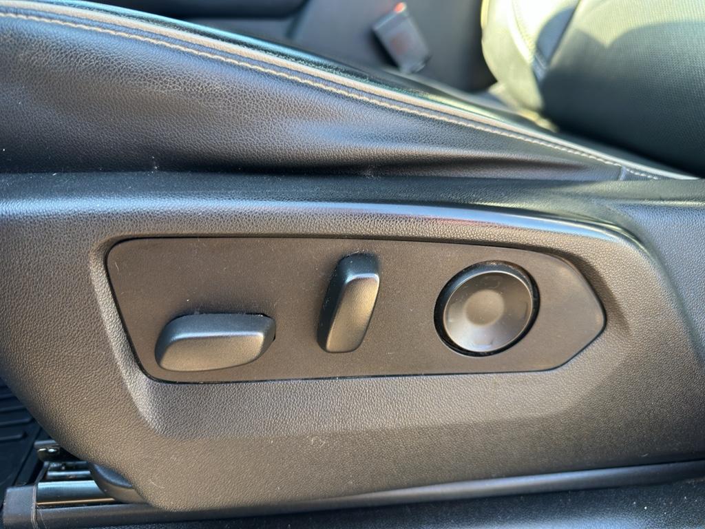 2021 GMC Yukon - $43,995