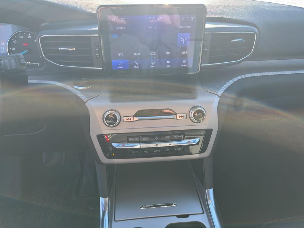 2023 Ford Explorer - $31,990