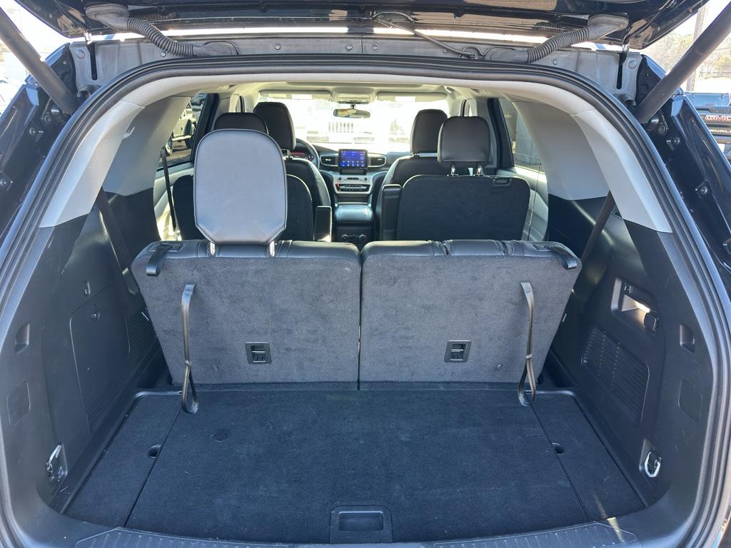 2023 Ford Explorer - $31,990