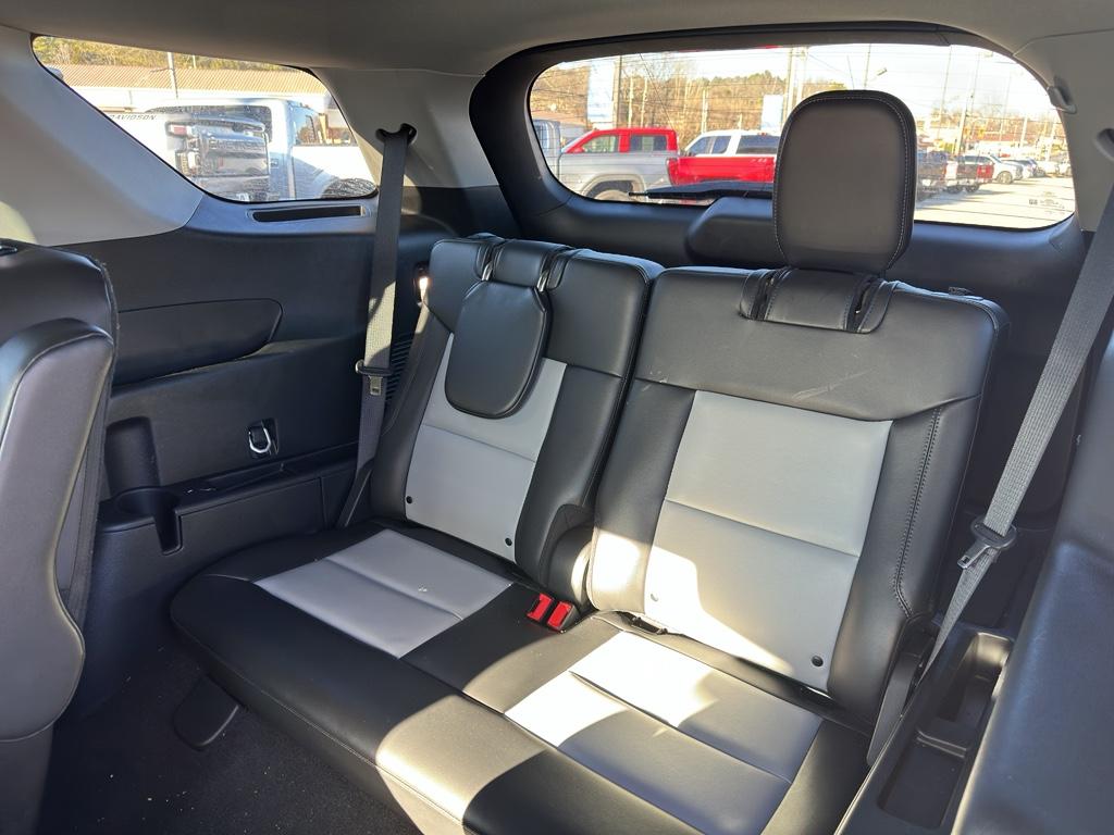 2023 Ford Explorer - $31,990