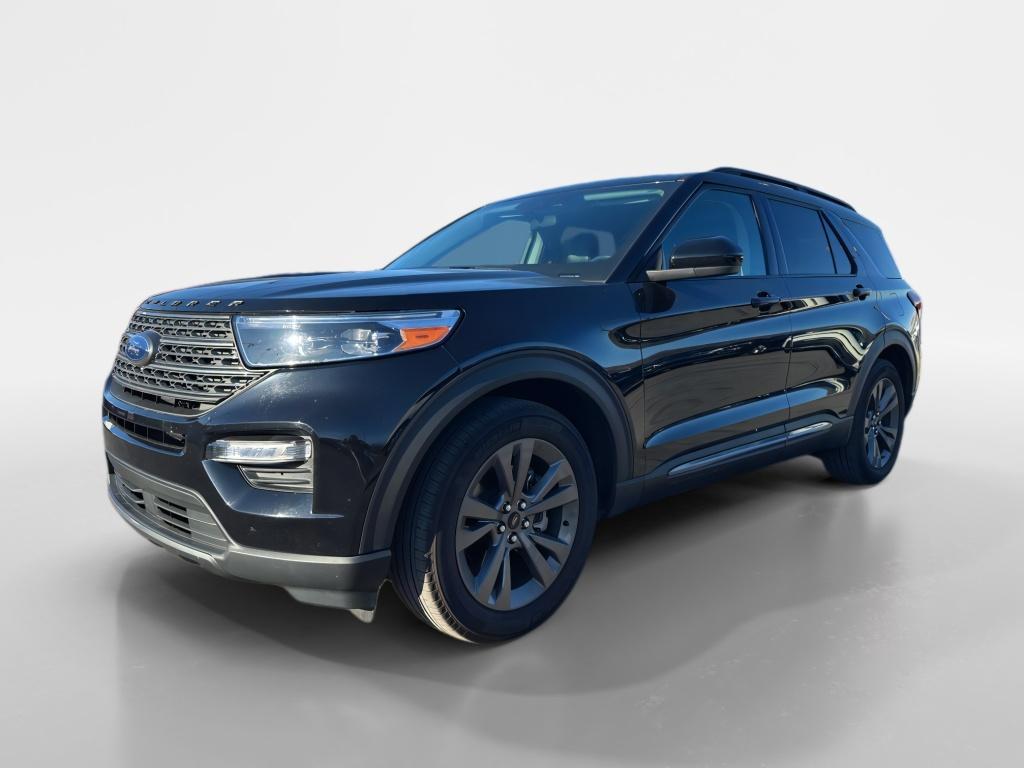 2023 Ford Explorer - $31,990
