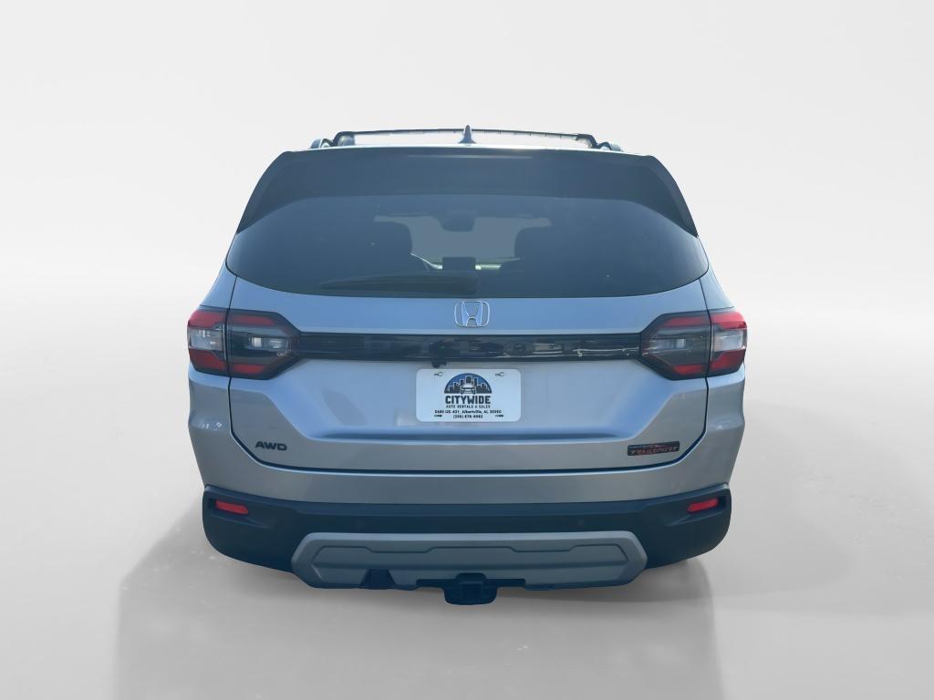 2025 Honda Pilot - $43,990