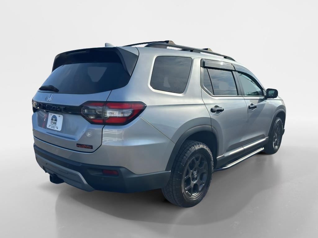2025 Honda Pilot - $43,990