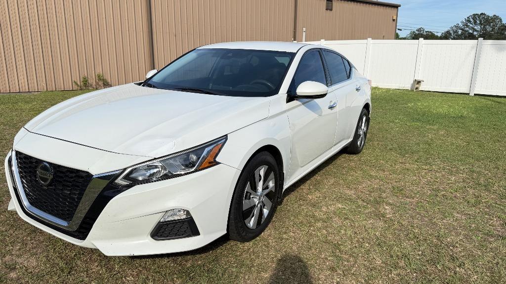2021 Nissan Altima - $19,999