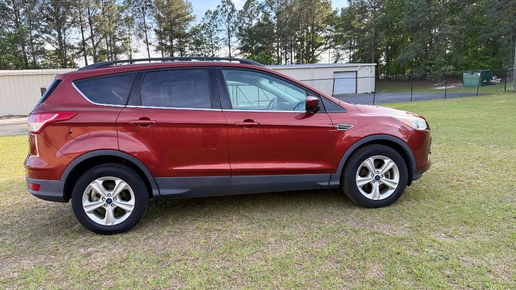 2014 Ford Escape - $13,999