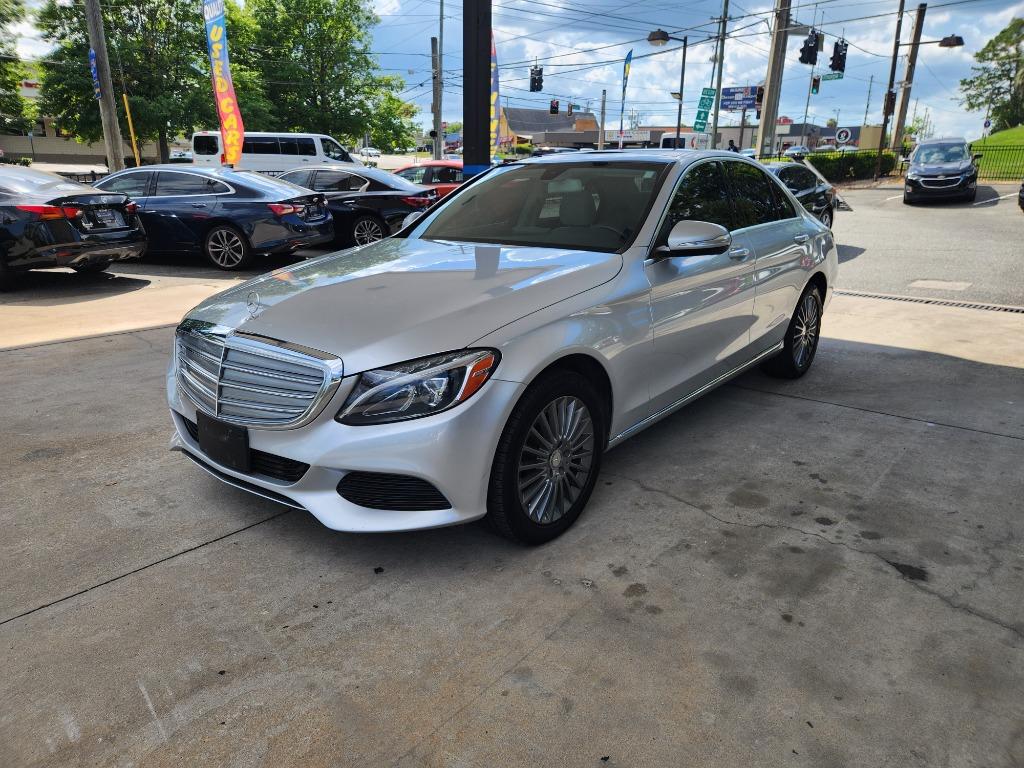 2015 Mercedes-Benz C Class - $15,995