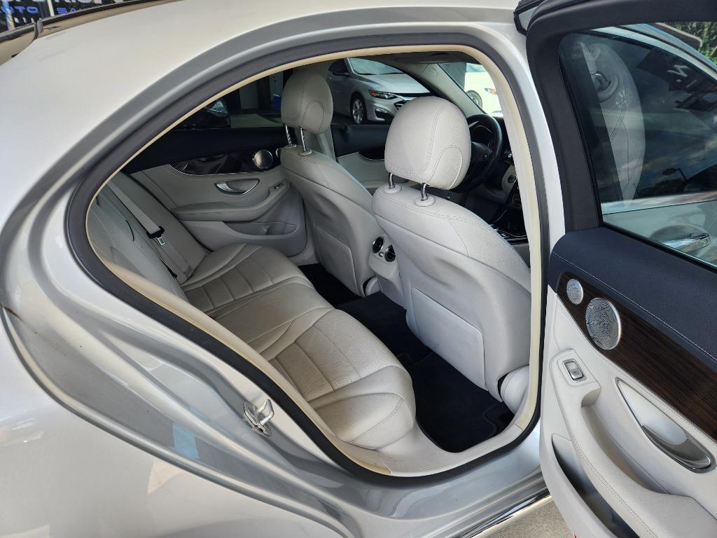 2015 Mercedes-Benz C Class - $15,995