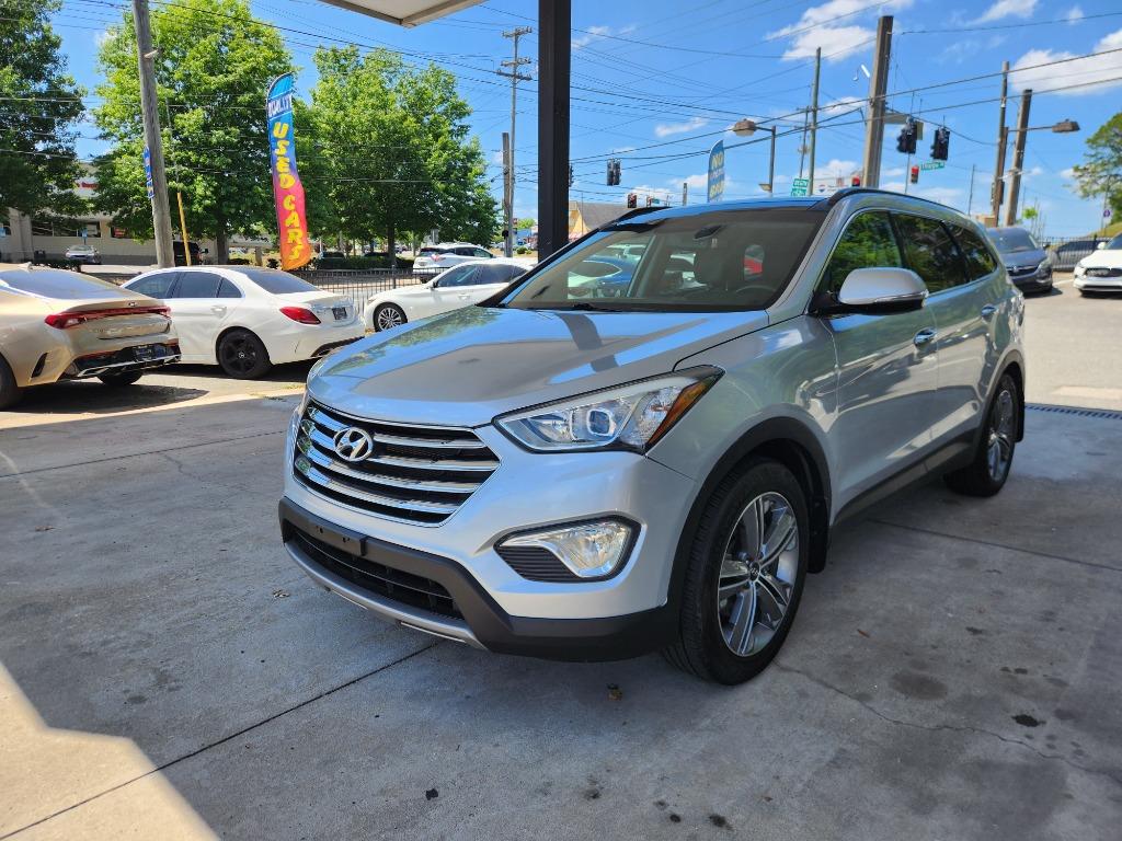 2016 Hyundai Santa Fe - $13,995