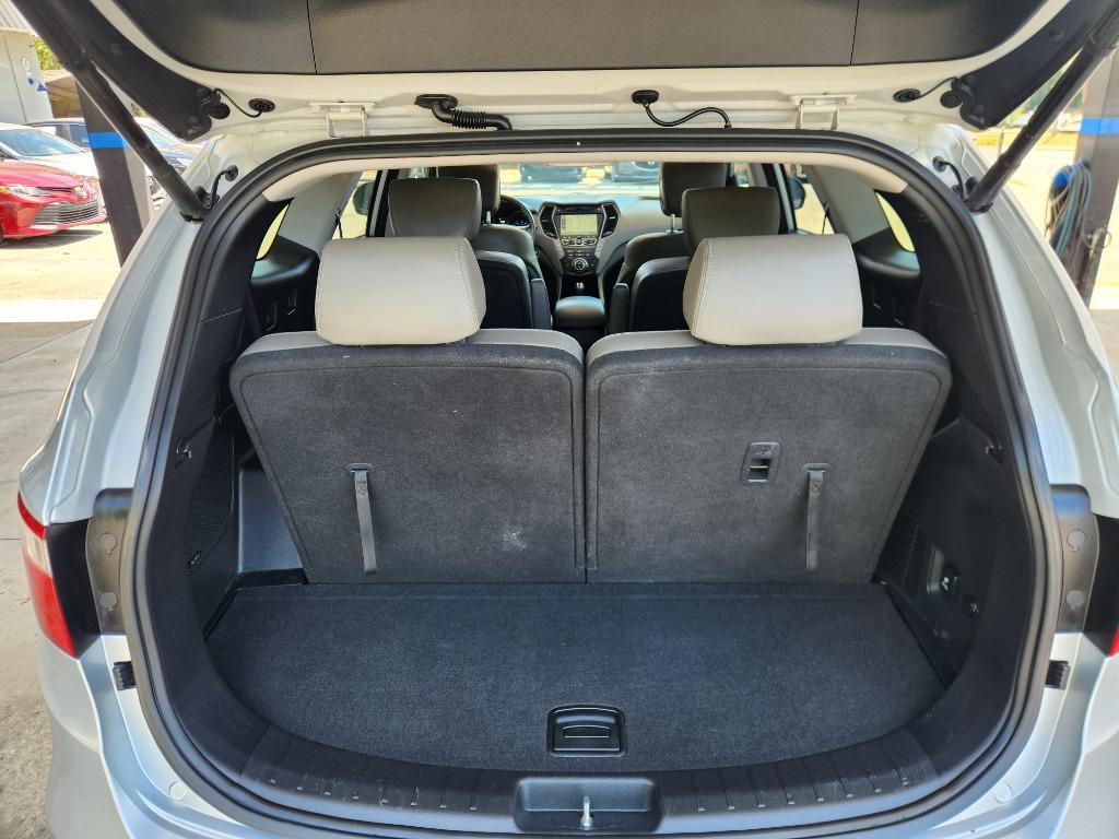 2016 Hyundai Santa Fe - $13,995