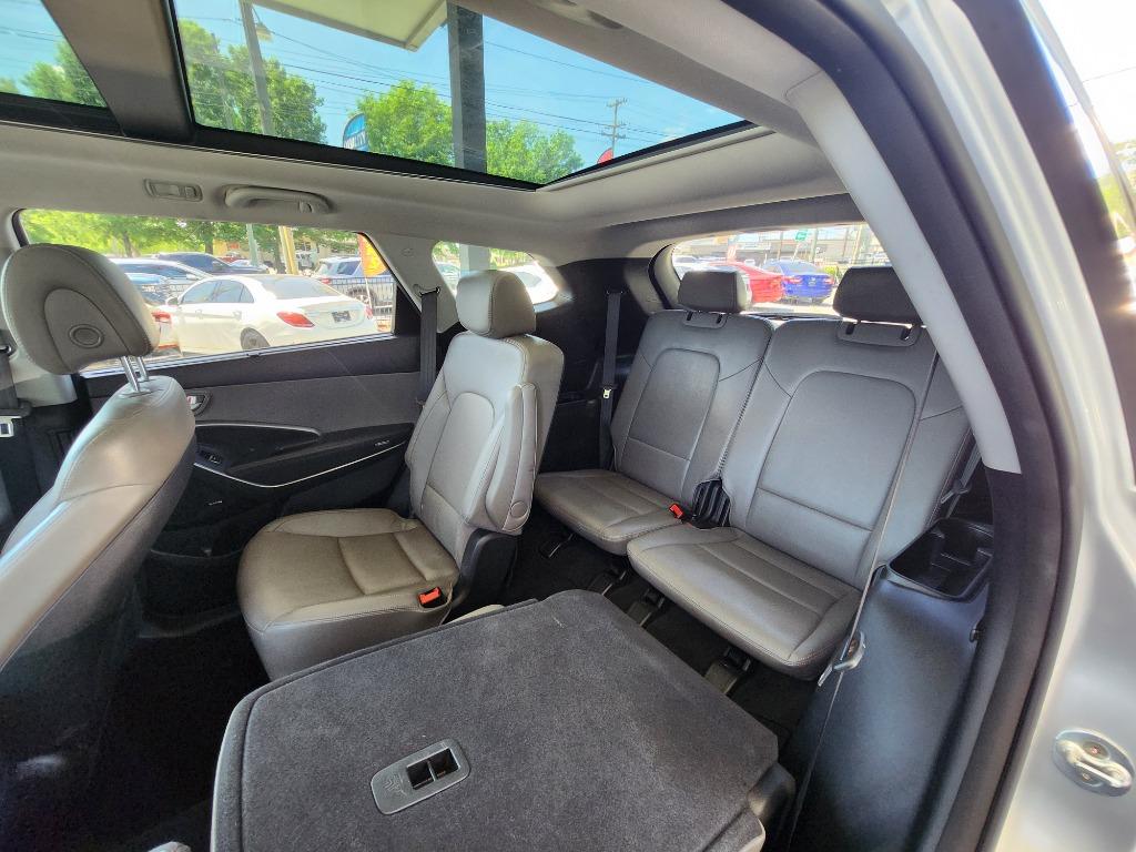 2016 Hyundai Santa Fe - $13,995