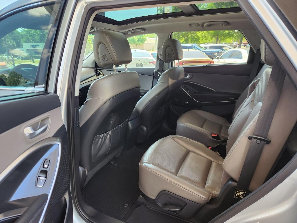 2016 Hyundai Santa Fe - $13,995