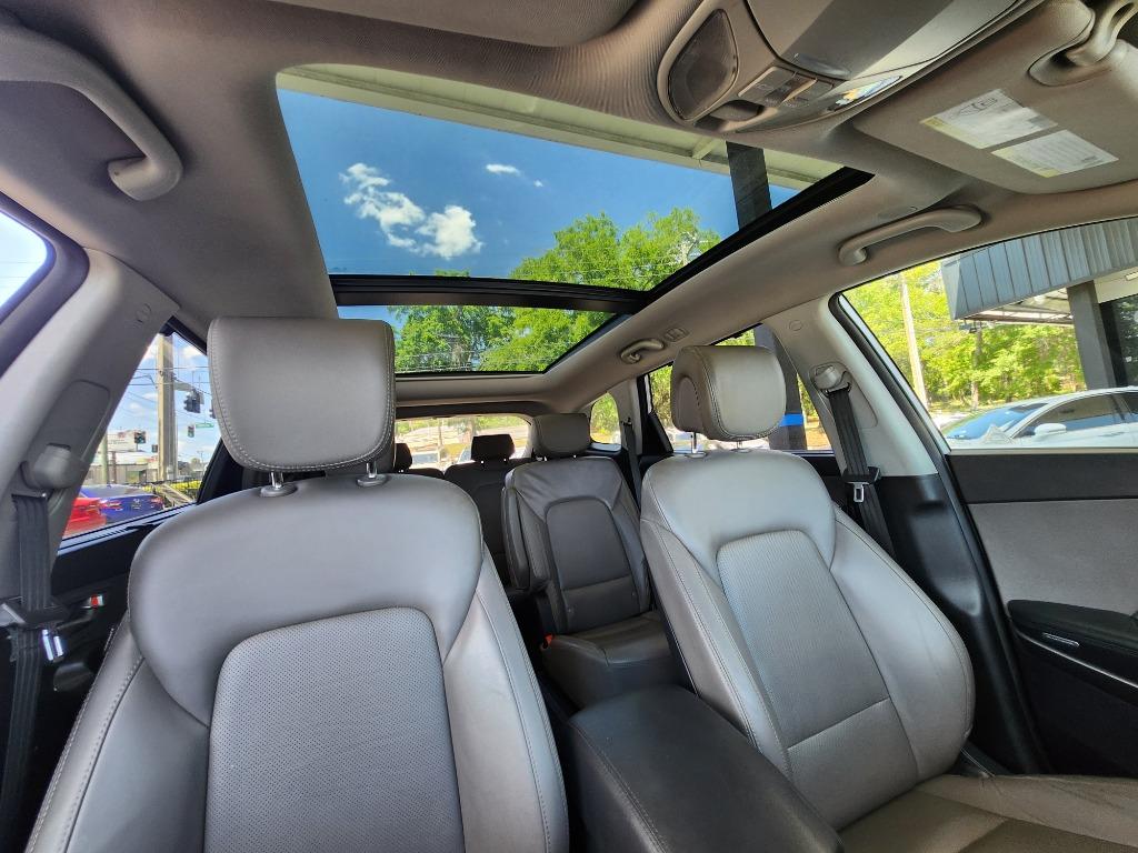 2016 Hyundai Santa Fe - $13,995