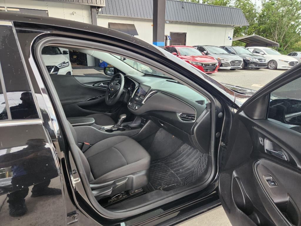 2021 Chevrolet Malibu - $13,995