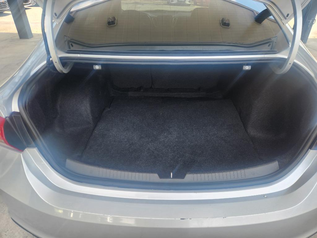 2021 Chevrolet Malibu - $13,995