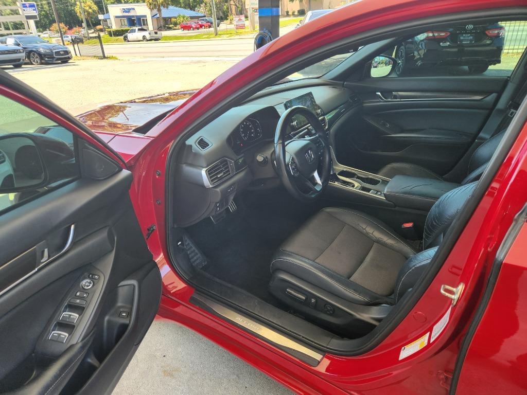 2018 Honda Accord - $16,995