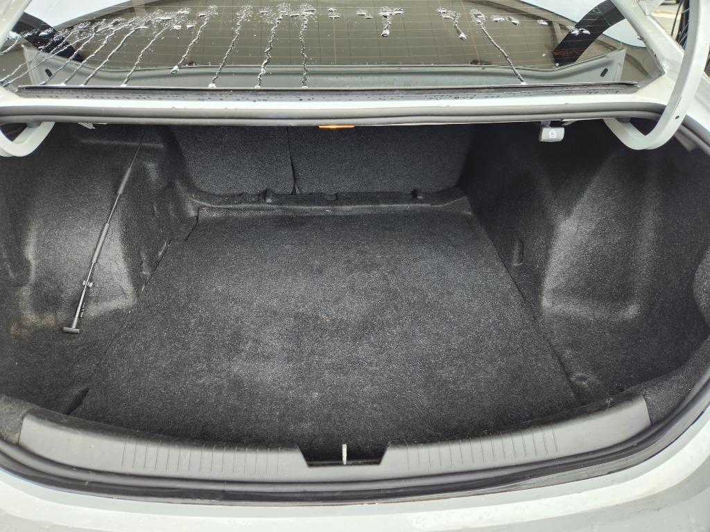 2021 Chevrolet Malibu - $13,995