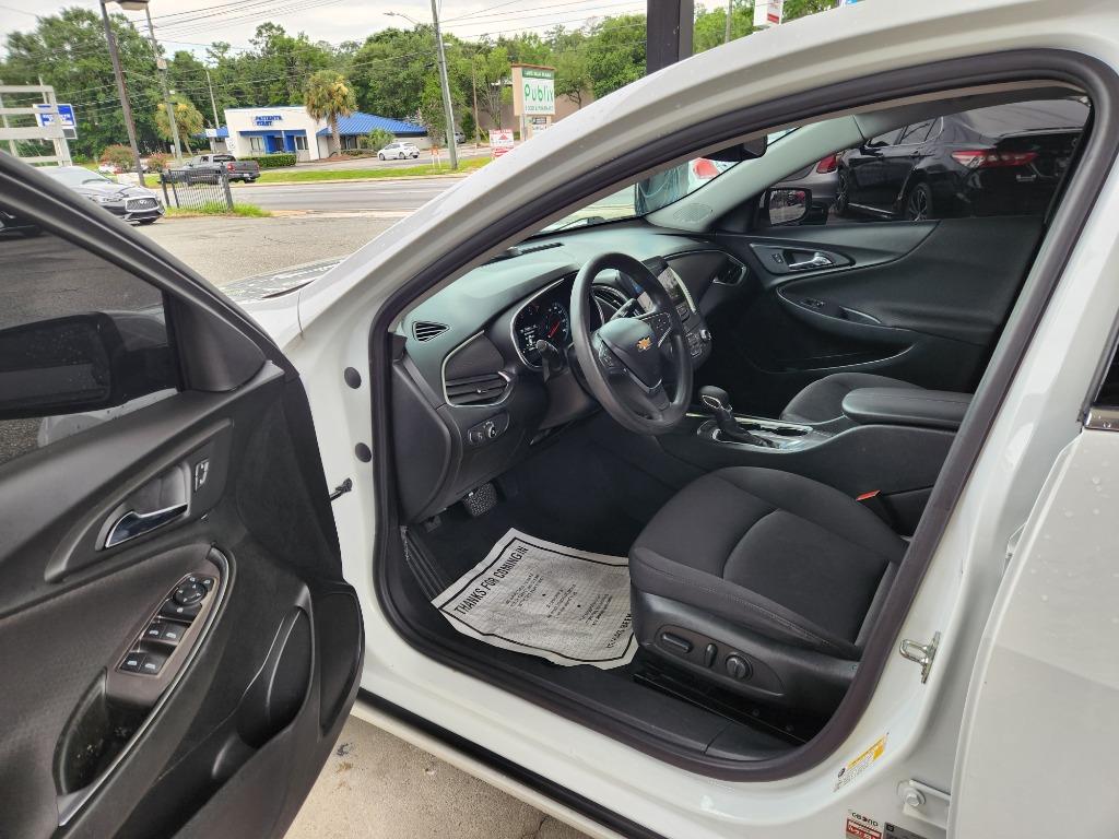 2021 Chevrolet Malibu - $13,995