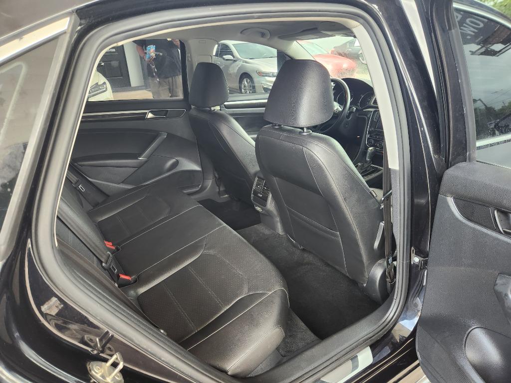 2019 Volkswagen Passat - $13,995