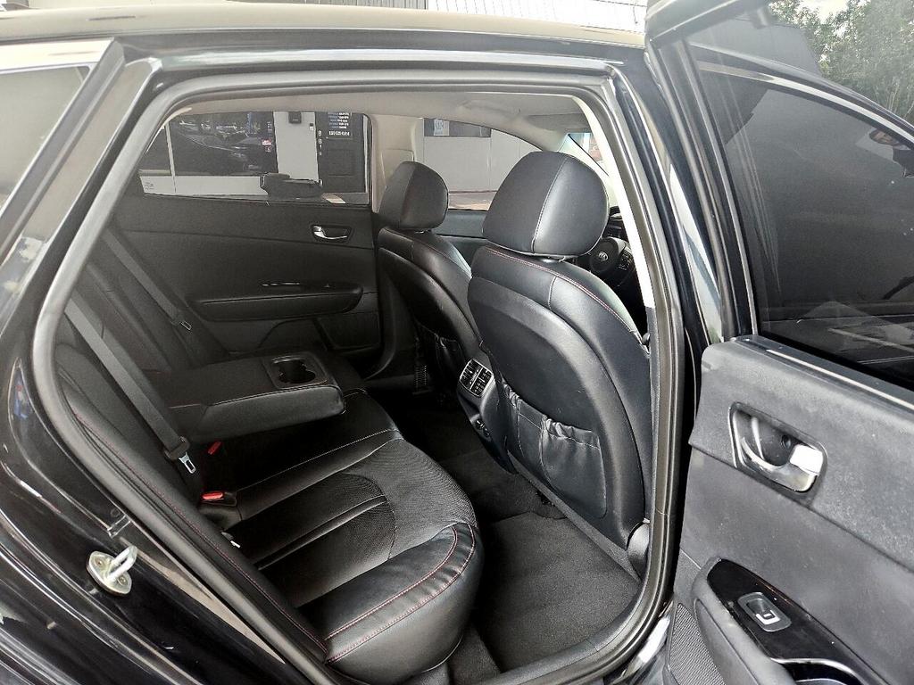 2016 Kia Optima - $10,995