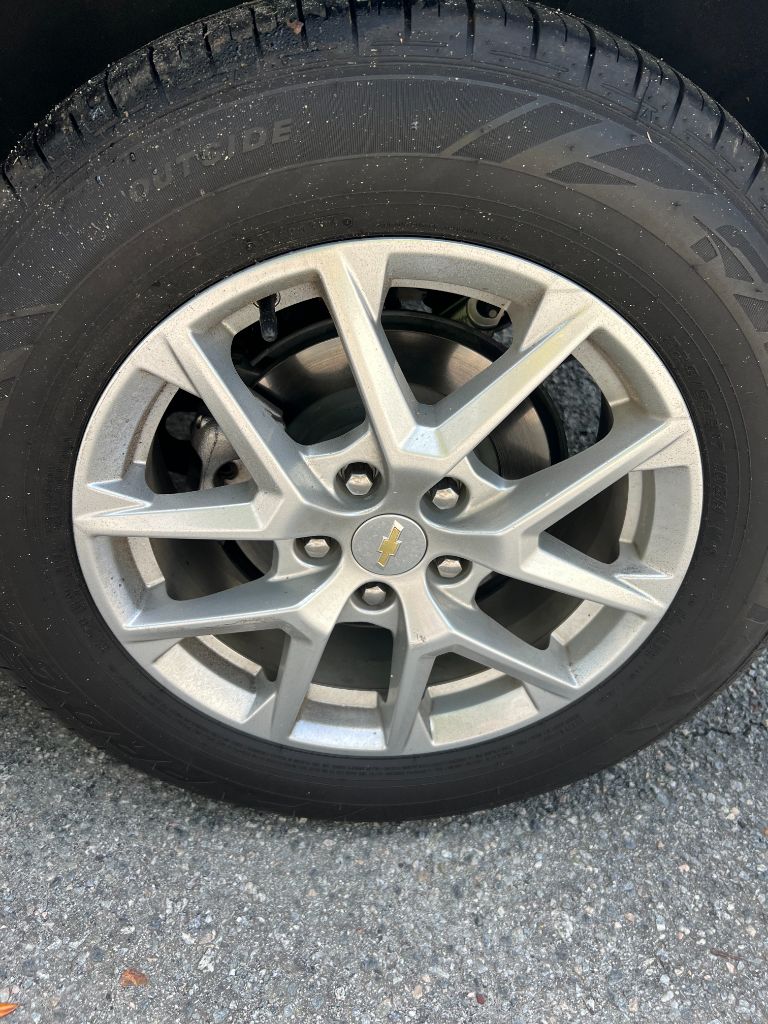 2022 Chevrolet Equinox - $18,995