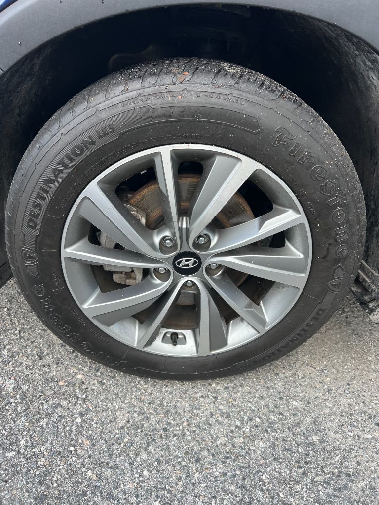 2020 Hyundai Santa Fe - $19,995