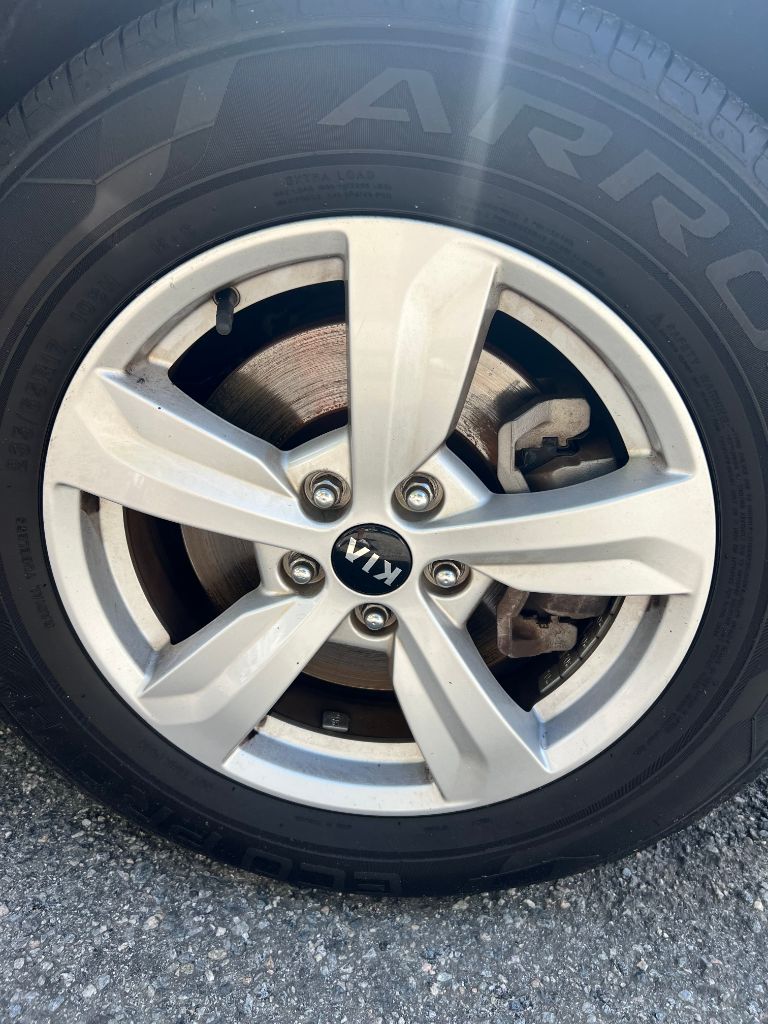 2021 Kia Sorento - $19,495