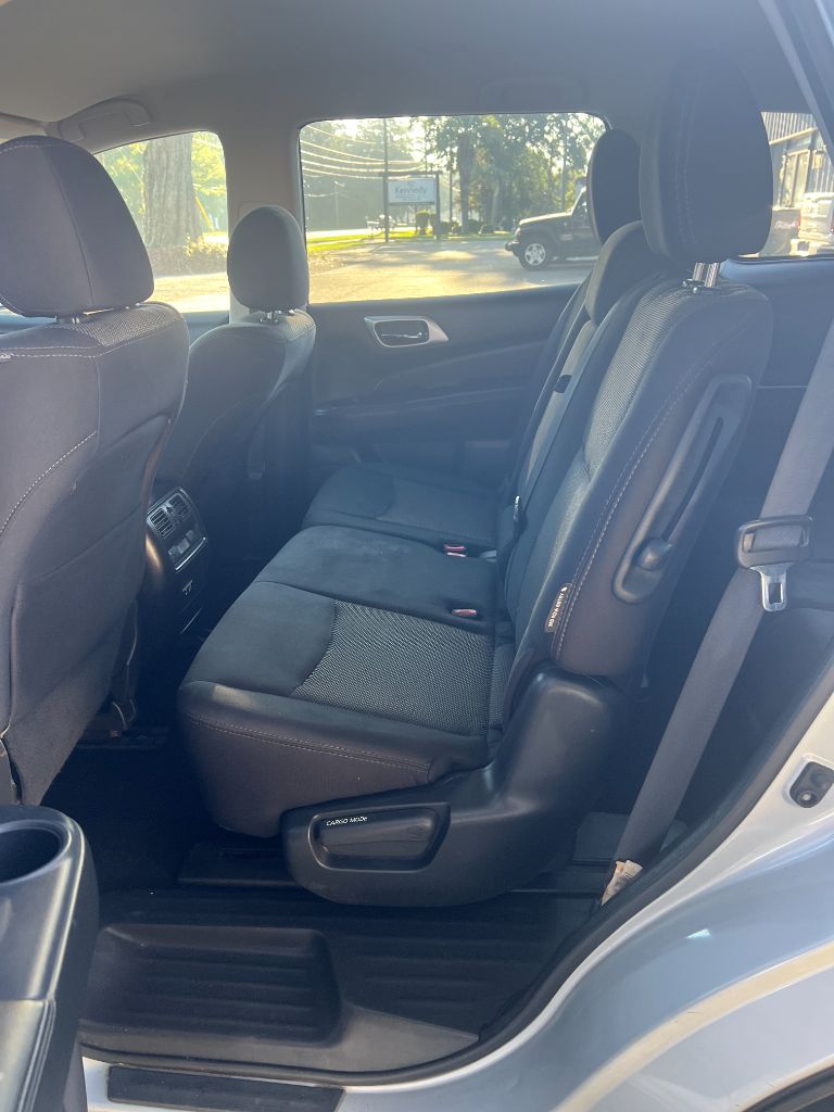 2019 Nissan Pathfinder - $13,995