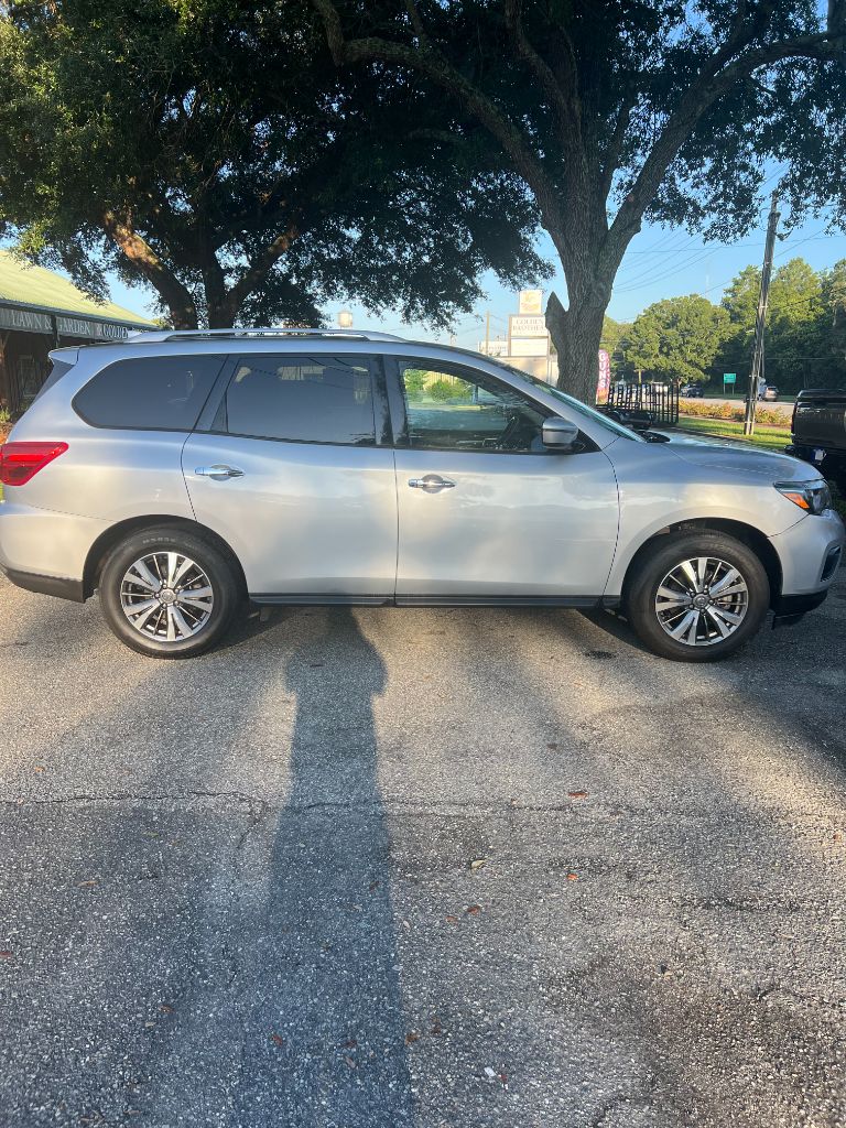2019 Nissan Pathfinder - $13,995