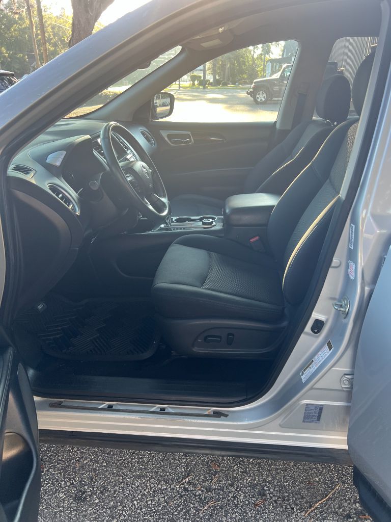 2019 Nissan Pathfinder - $13,995