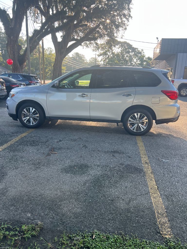 2019 Nissan Pathfinder - $13,995