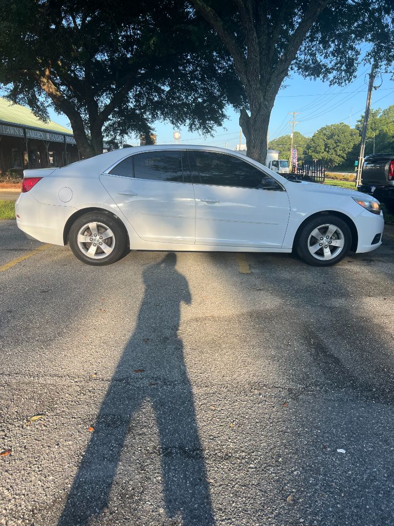 2014 Chevrolet Malibu - $9,995