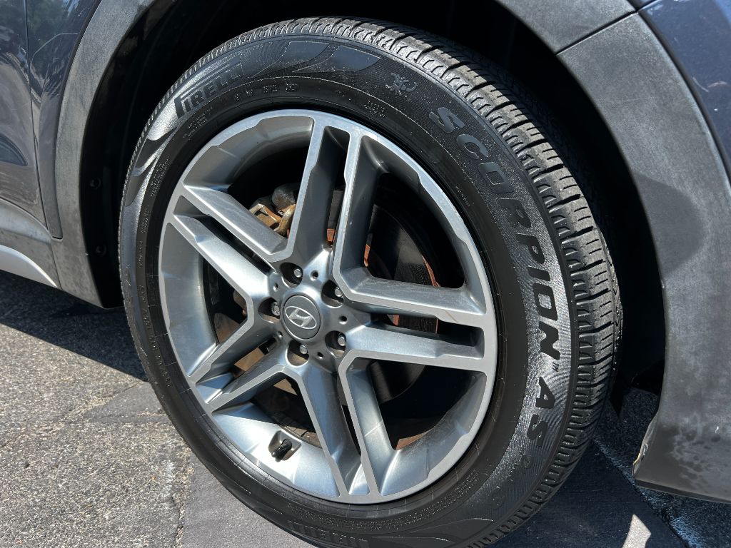 2017 Hyundai Santa Fe - $12,995
