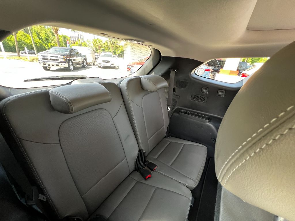 2017 Hyundai Santa Fe - $12,995