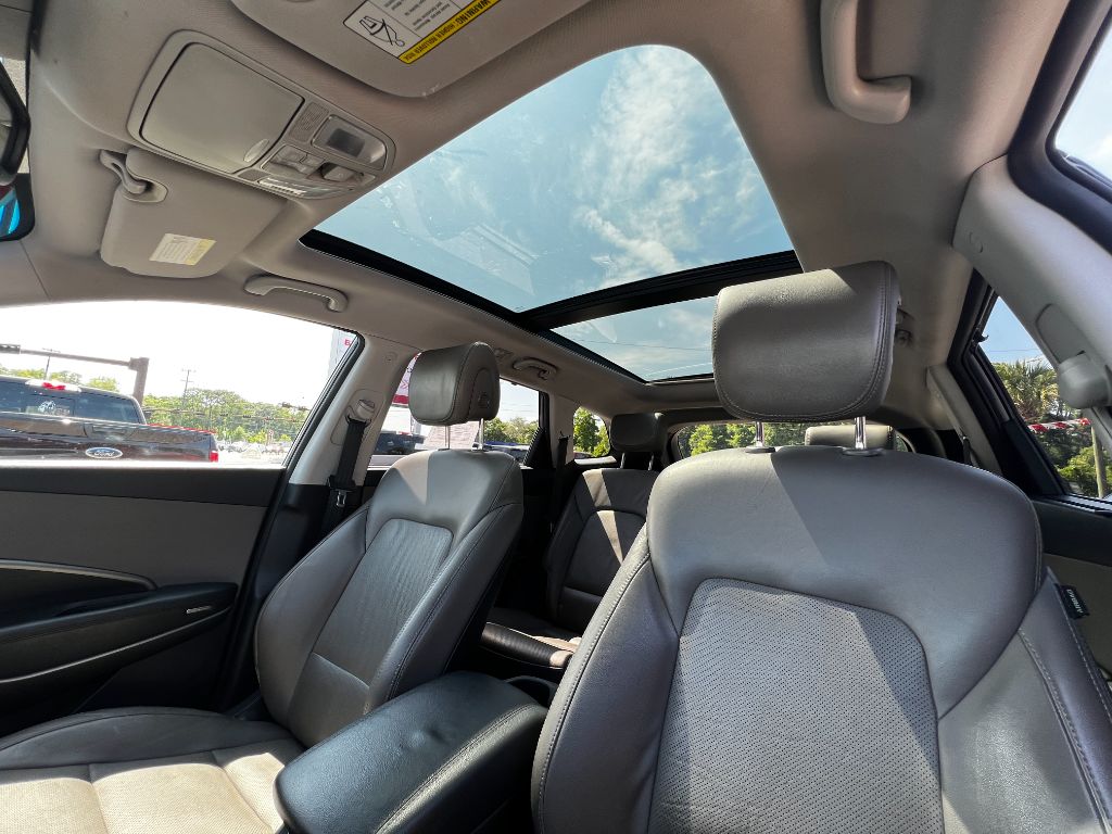 2017 Hyundai Santa Fe - $12,995