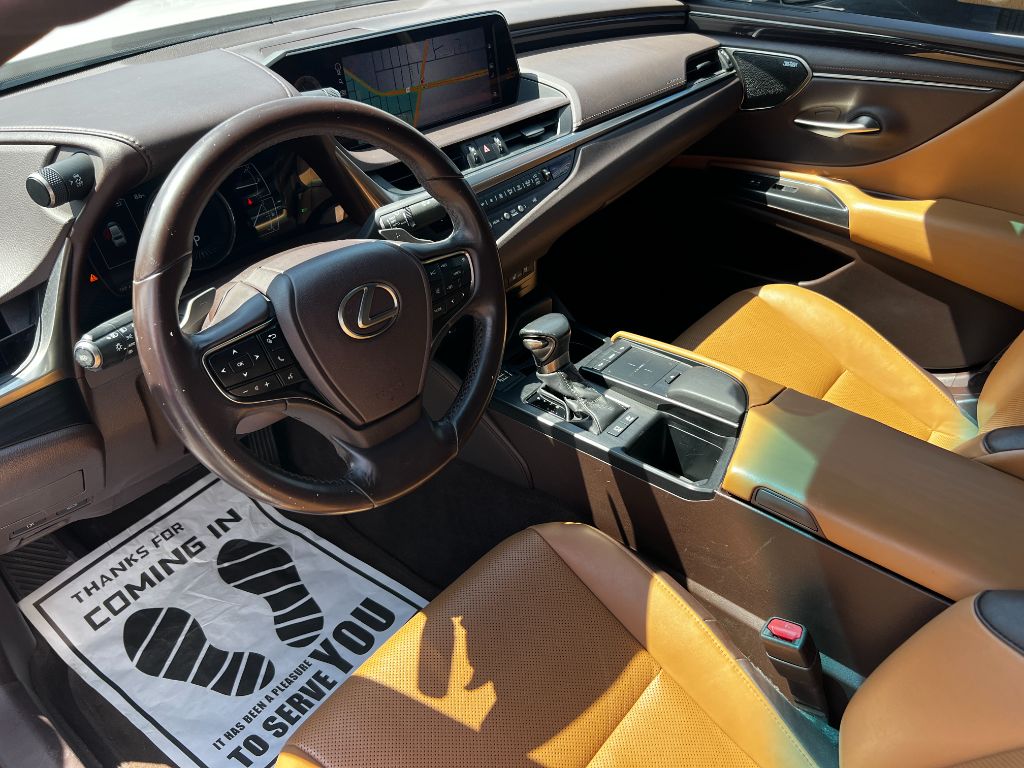 2020 Lexus ES - $27,995