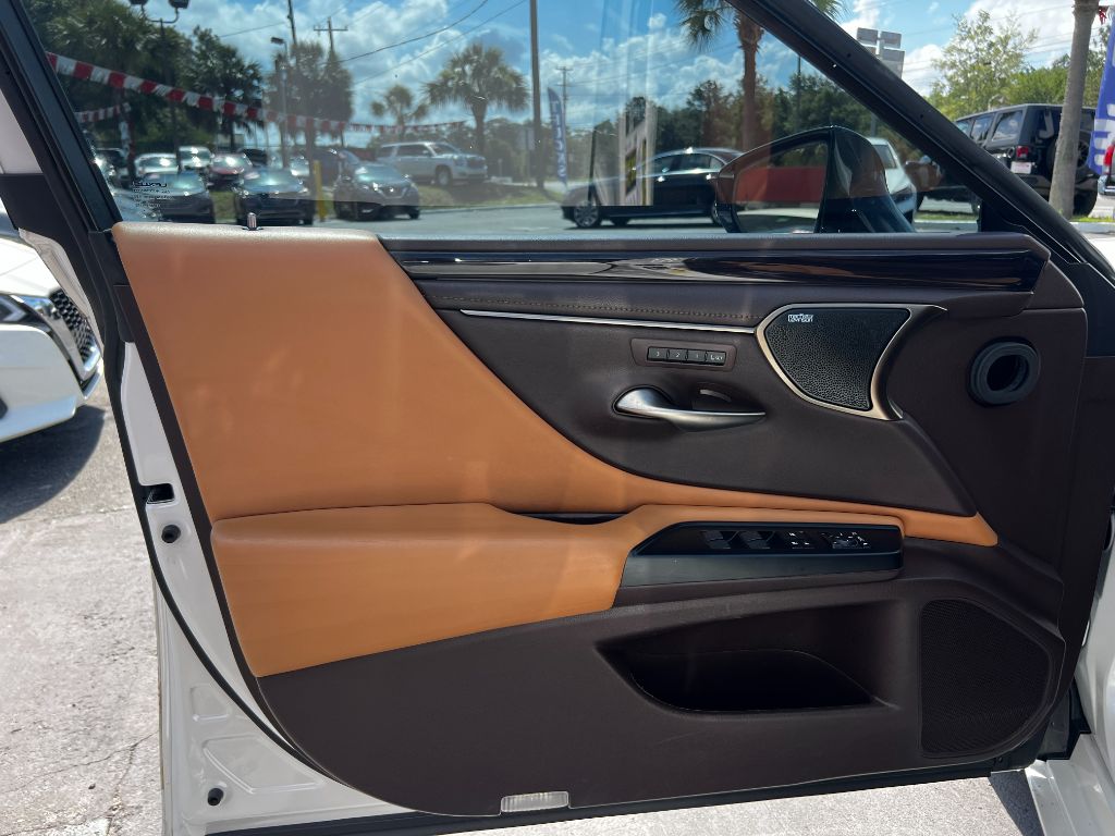 2020 Lexus ES - $27,995