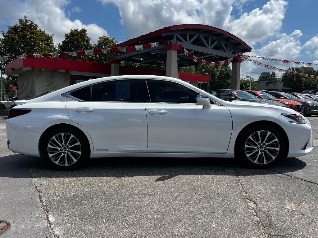 2020 Lexus ES - $27,995