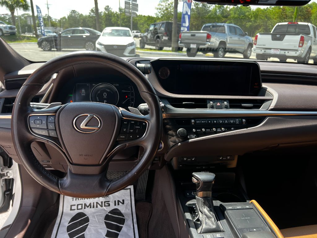 2020 Lexus ES - $27,995